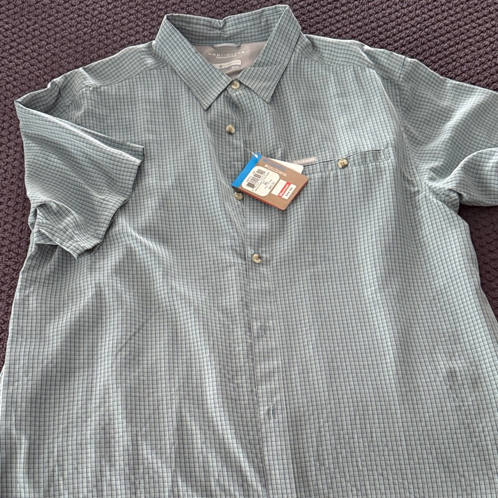 Columbia Men's Short Sleeve Button-Up Shirt in Sage Green Plaid